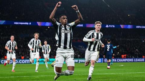 O Newcastle United garantiu uma oportunidade para as equipas da sua própria liga